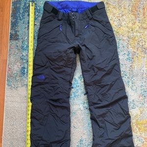 Black North Face insulated women’s M/S snow pants